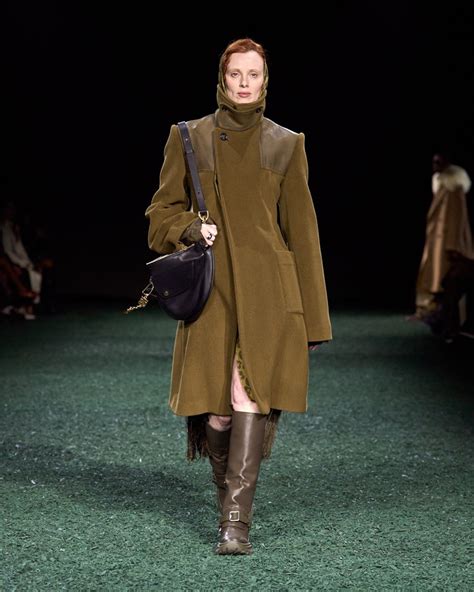 london fashion week 2018 burberry|Burberry winter 2024 runway green.